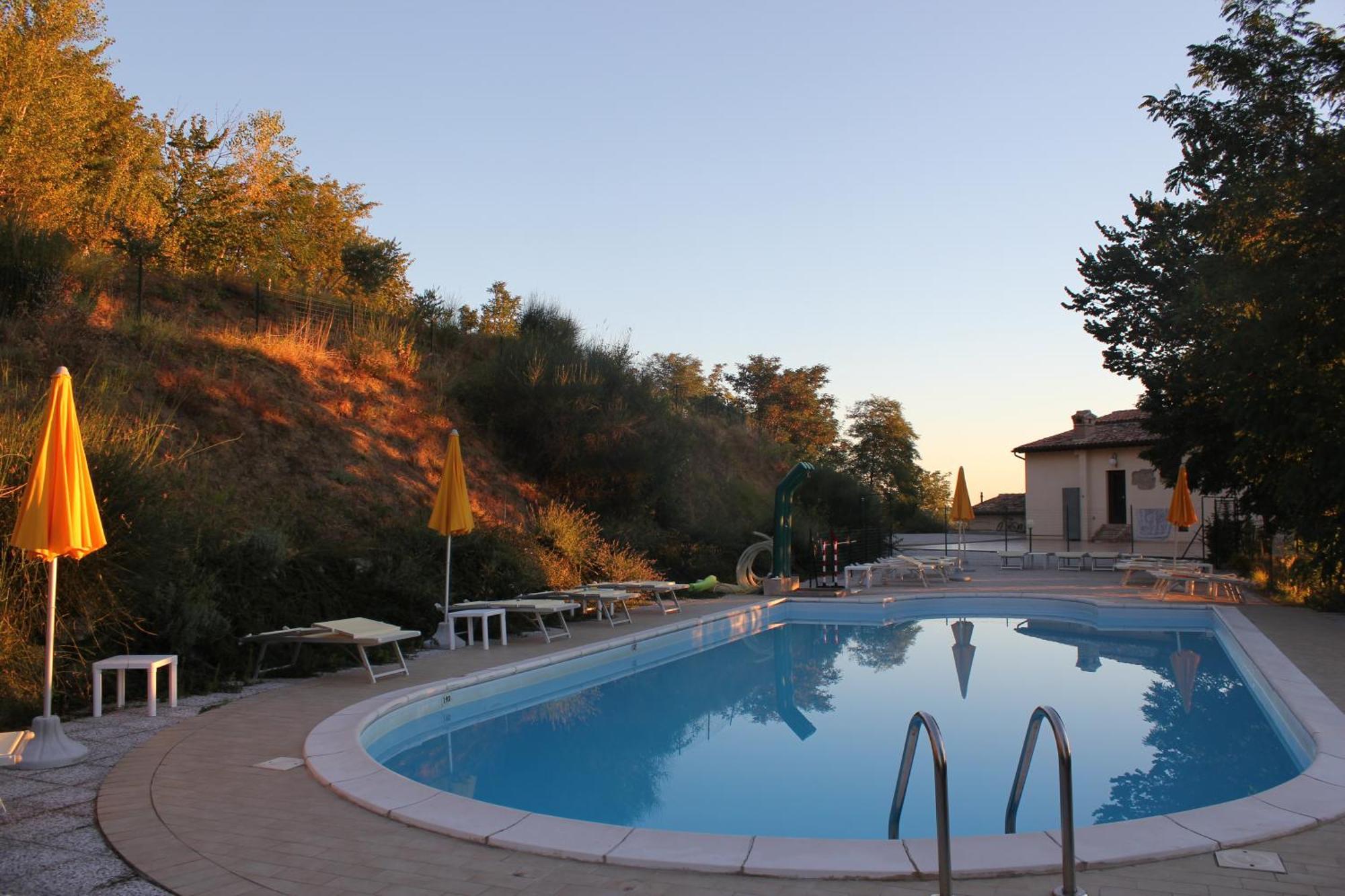 Agriturismo La Valle Del Vento אורבינו מראה חיצוני תמונה